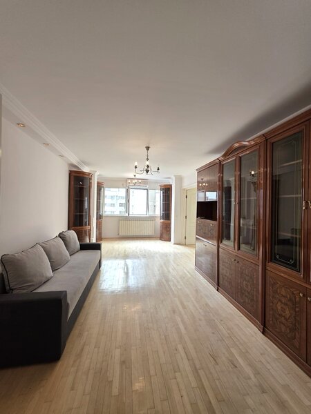 Calea 13 Septembrie, Marriott, apartament 3 camere, 700 eur.